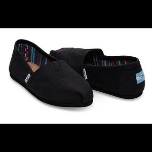 Black On Black Women's Canvas Classics